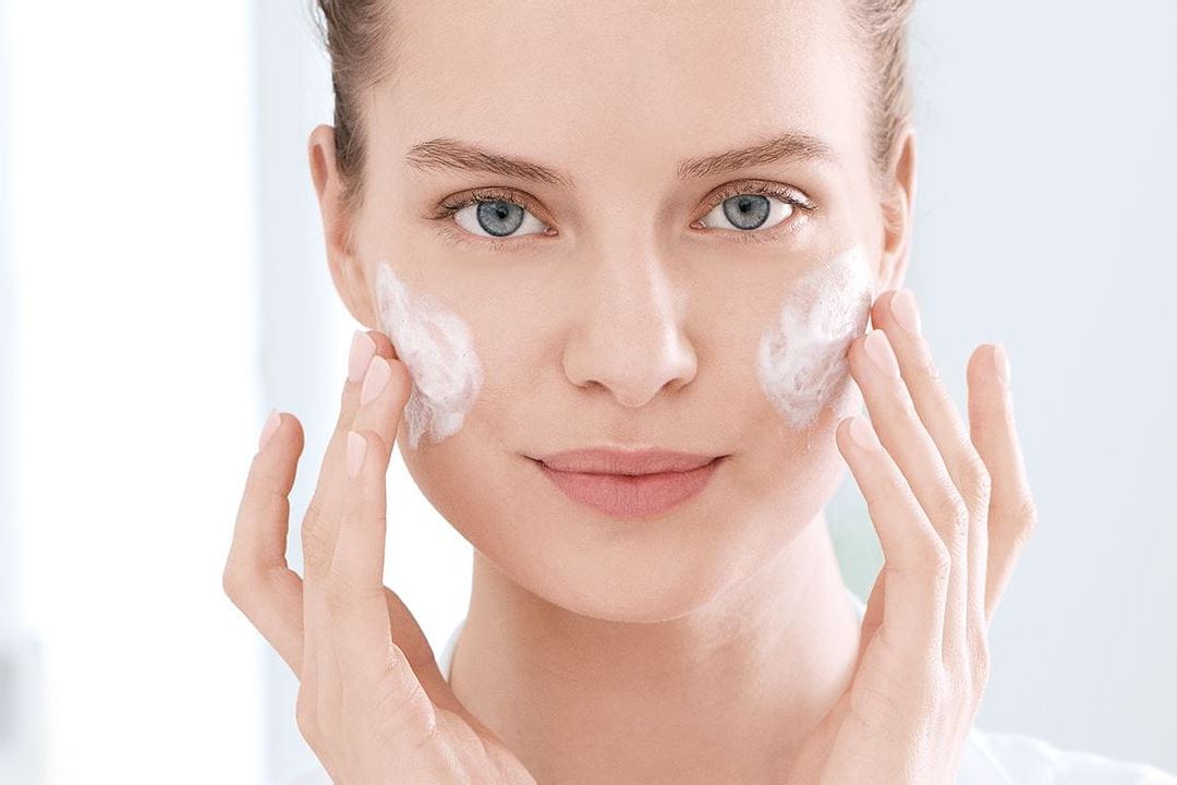 Rekomendasi 8 Cream Pemutih Wajah BPOM di Apotik cream pemutih wajah bpom di apotik